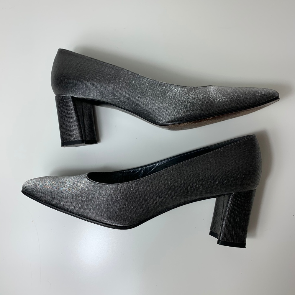 Stuart Weitzman Gray Satin Pumps, 7.5 - Picture 4 of 7
